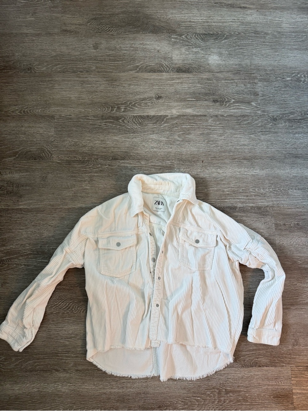 Zara White Corduroy Overshirt Jacket Shacket Raw Hem Oversized Size M - Picture 4 of 7
